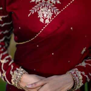 GOTTA WORK SAREE IN MAROON - Image 5