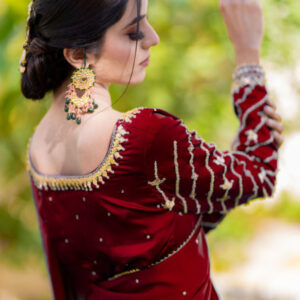 GOTTA WORK SAREE IN MAROON - Image 2