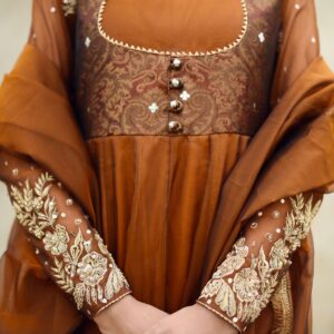 BROWN ORGANZA JAMWAAR PISHWAS - Image 7