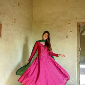 ZEBAISH E ZAMANA (PINK DRESS KAMDANI DUPATTA ) - Image 7