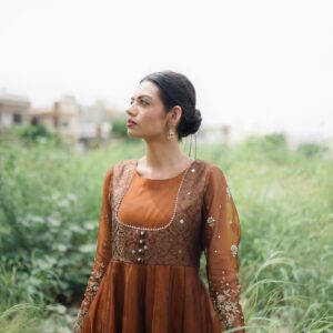 BROWN ORGANZA JAMWAAR PISHWAS - Image 5