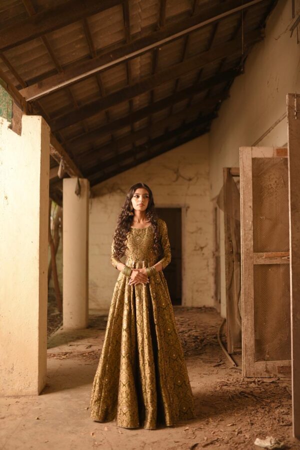 GREEN BROCADE PISHWAS