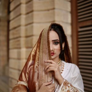 LAJPAAL "WHITE/BROWN GARARA" - Image 2