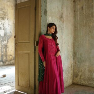 ZEBAISH E ZAMANA (PINK DRESS KAMDANI DUPATTA )