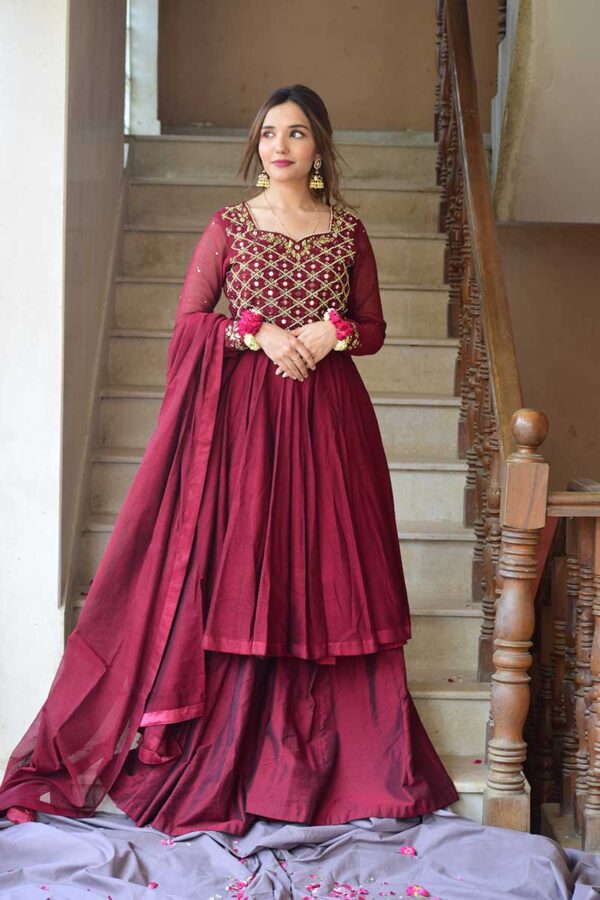 MAROON JORA