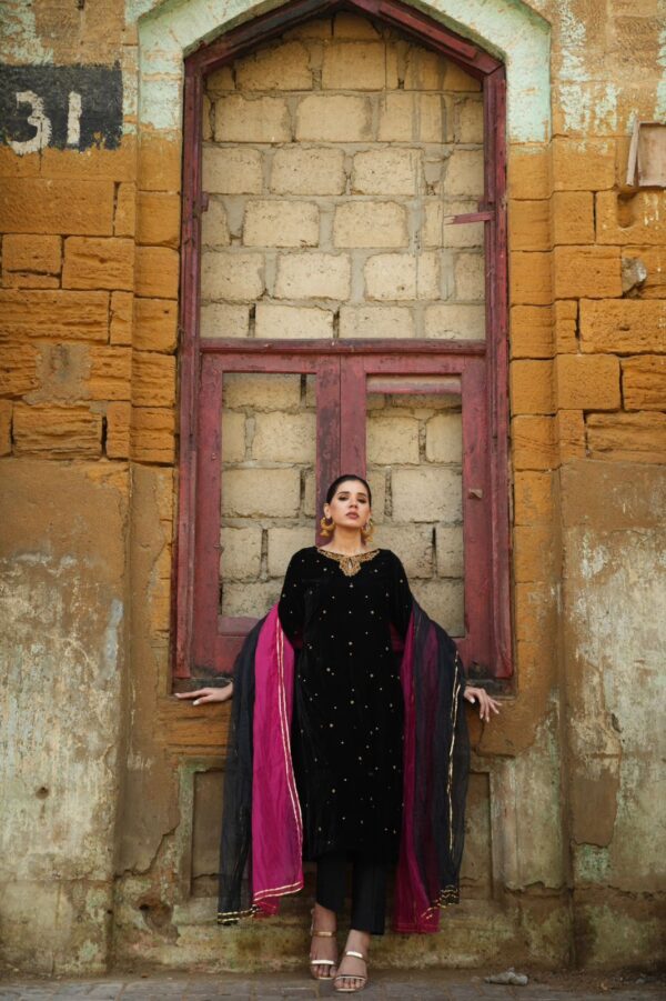 BLACK VELVET WITH P/B DUPATTA