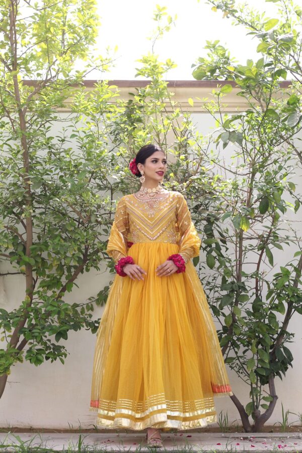 YELLOW CRYSTAL WORK  PISHWAS