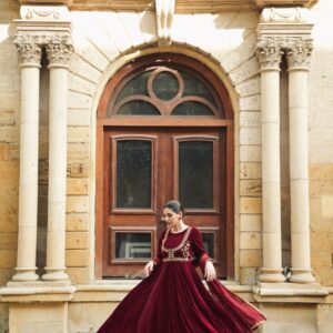 MAROON VELET PISHWAS
