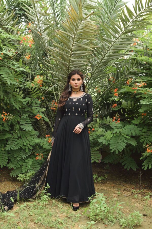 BLACK GEORGETTE PISHWAS