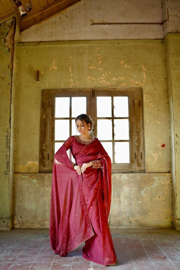 ZEBAISH E ZAMANA ( SAREE )