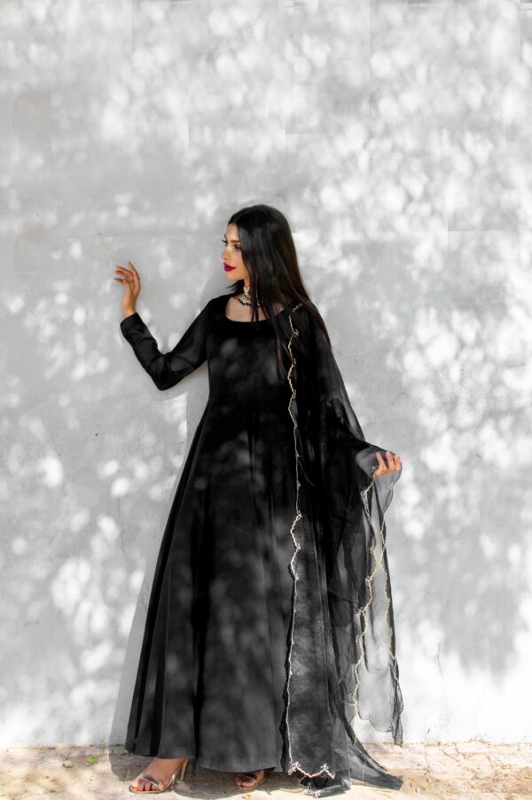 BLACK GEORGETTE CHIFFON PISHWAS