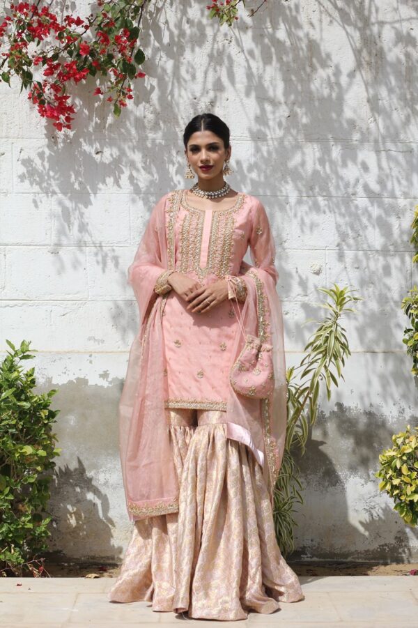 BEAUTY BUSH NIKAAH GHARARA