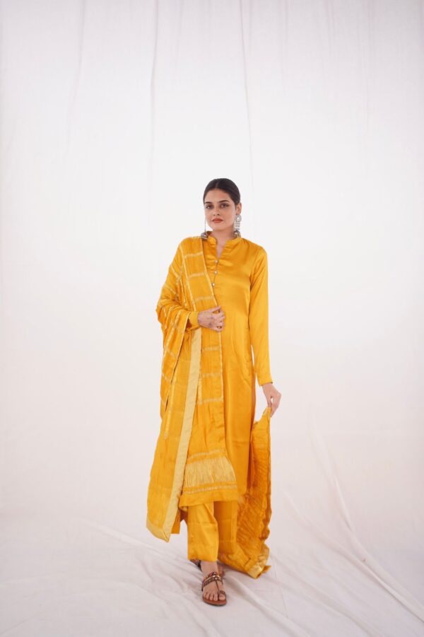YELLOW SLK WEAVED DUPATTA