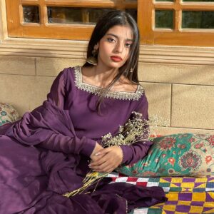 DARK PURPLE SHEESHA WORK PISHWAS - Image 5