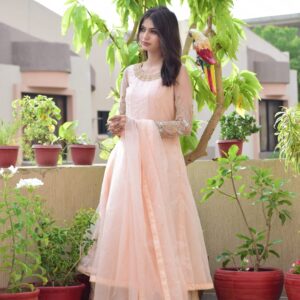 Powder pink  organza dress - Image 5