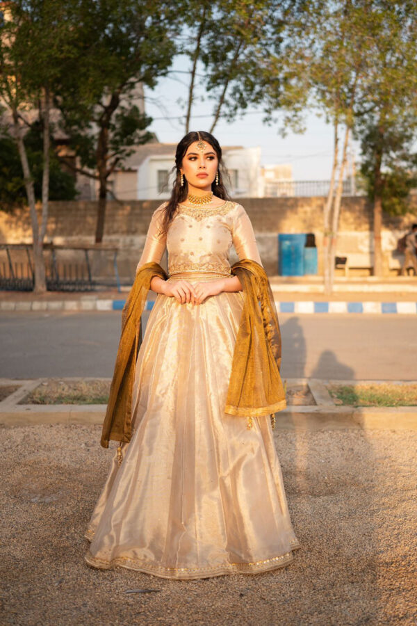 GOLDEN LEHANGA CHOLI